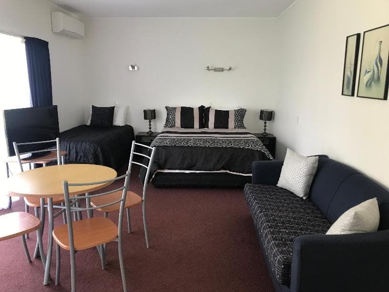 Aotearoa Lodge & Tours 2