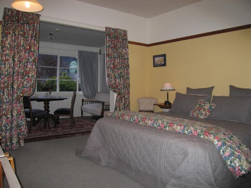 Cheltenham House photo 1