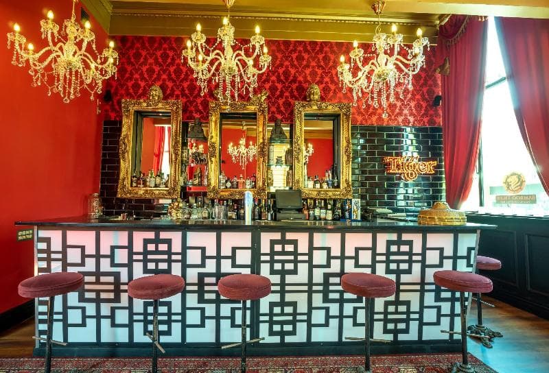 Hotel D'urville main
