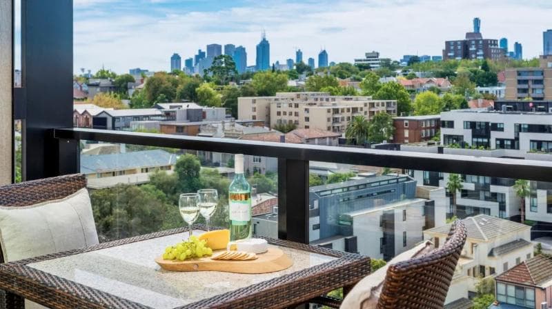 Oaks Melbourne South Yarra Suites 1