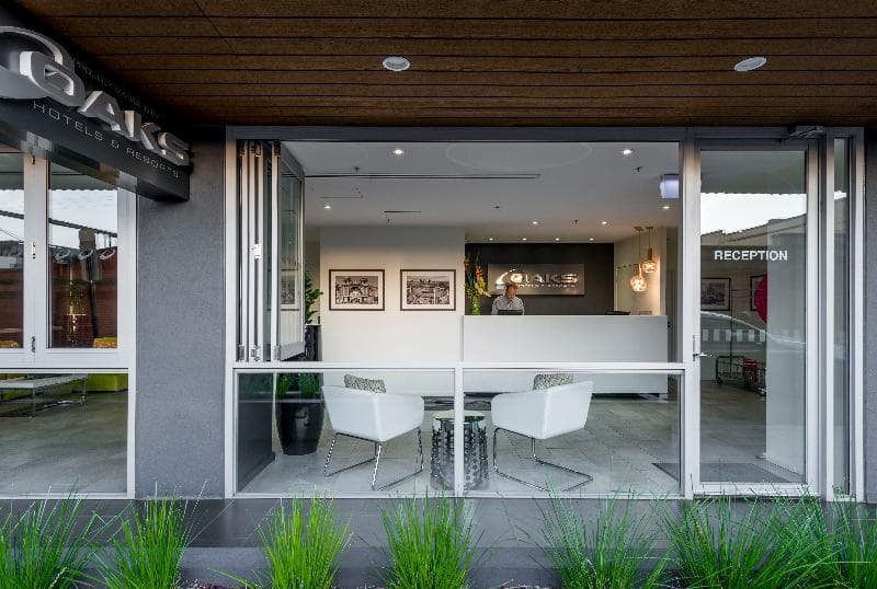 Oaks Melbourne South Yarra Suites 2