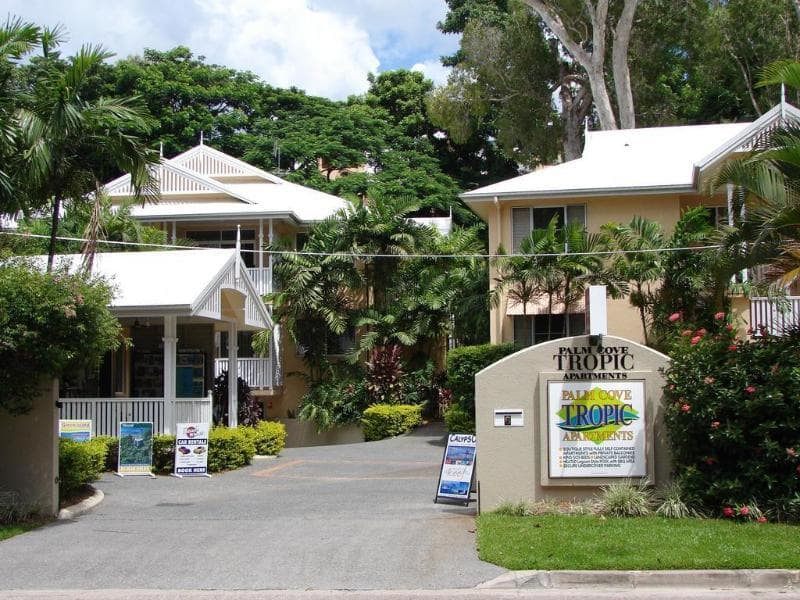 Palm Cove Tropic Apartments main