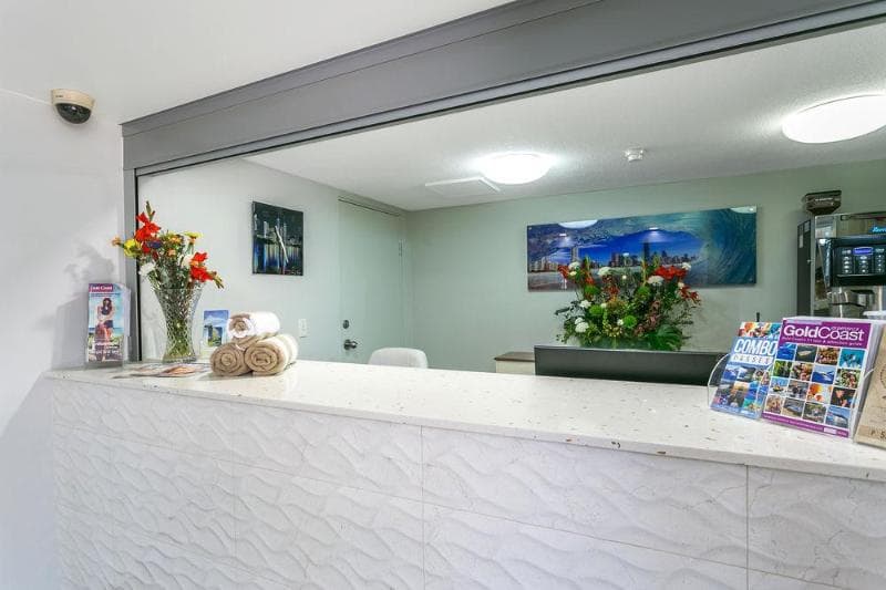 Surfers Beachside Holiday main
