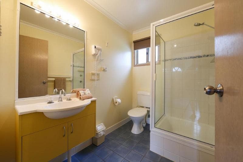 Twofold Bay Beach Resort 5
