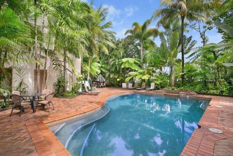 Tropic Towers Apartments 4