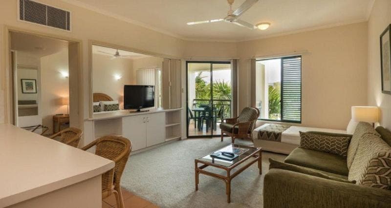 Tropic Towers Apartments 5