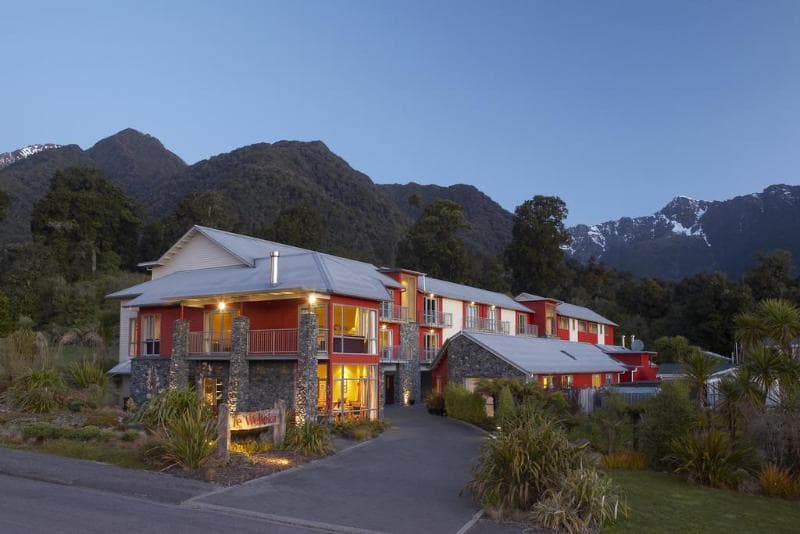 Distinction Fox Glacier Hotel 1