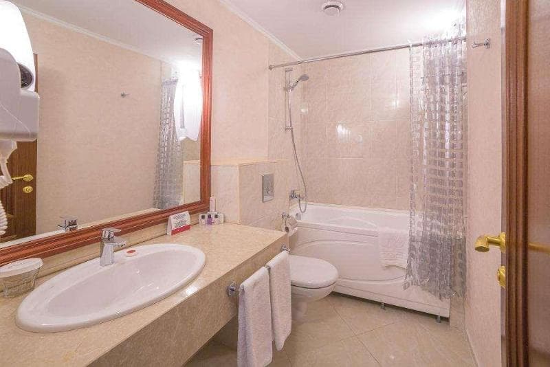 Ramada by Wyndham Almaty 4