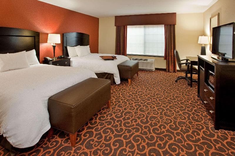 Hampton Inn & Suites Dickinson 3