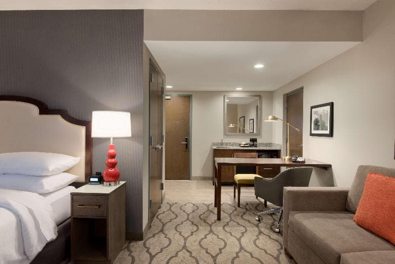 Embassy Suites by Hilton Chicago Naperville photo 1