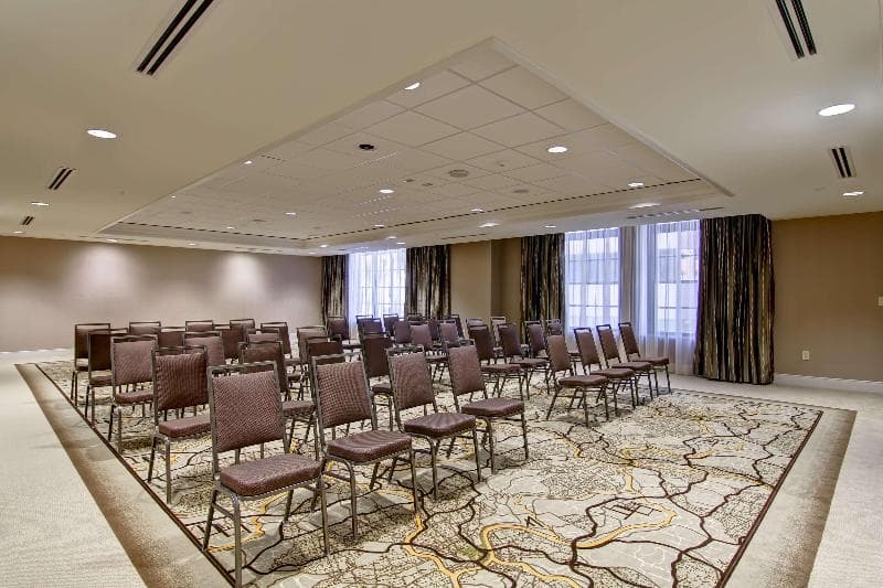 Hampton Inn & Suites Cincinnati-Downtown photo 1
