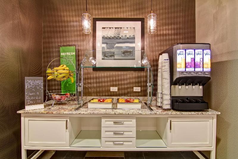 Hampton Inn & Suites Cincinnati-Downtown 4