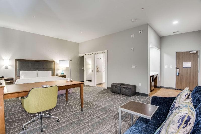 Hampton Inn & Suites Dallas/Ft. Worth Airport South photo 1