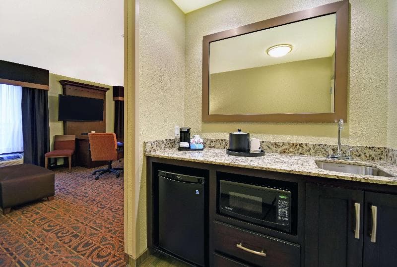 Hampton Inn & Suites Milwaukee/Franklin 5