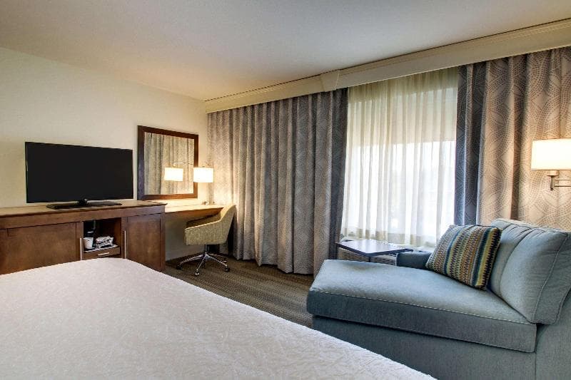 Hampton Inn & Suites Milwaukee West 3