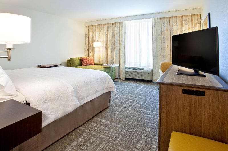 Hampton Inn & Suites Minneapolis/Downtown, MN 5