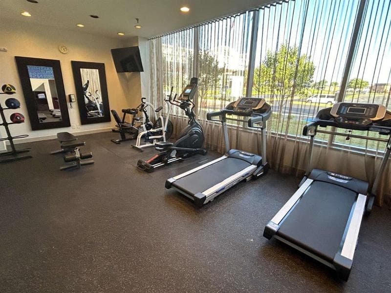 Best Western Brooklyn Center Hotel & Conference Center 4
