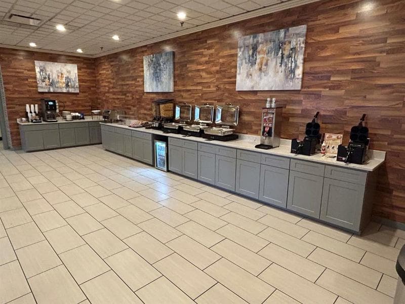 Best Western Brooklyn Center Hotel & Conference Center 5