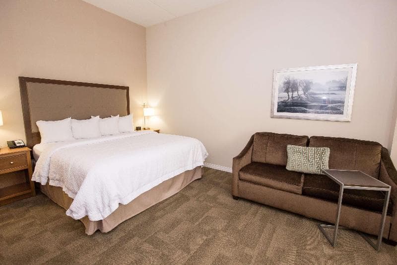 Hampton Inn & Suites Pittsburgh/Harmarville 3