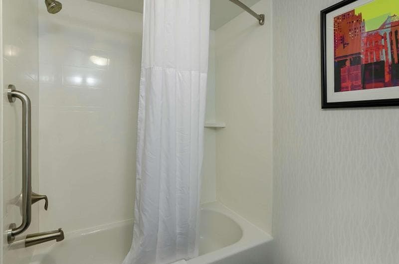 Hampton Inn Salem 2