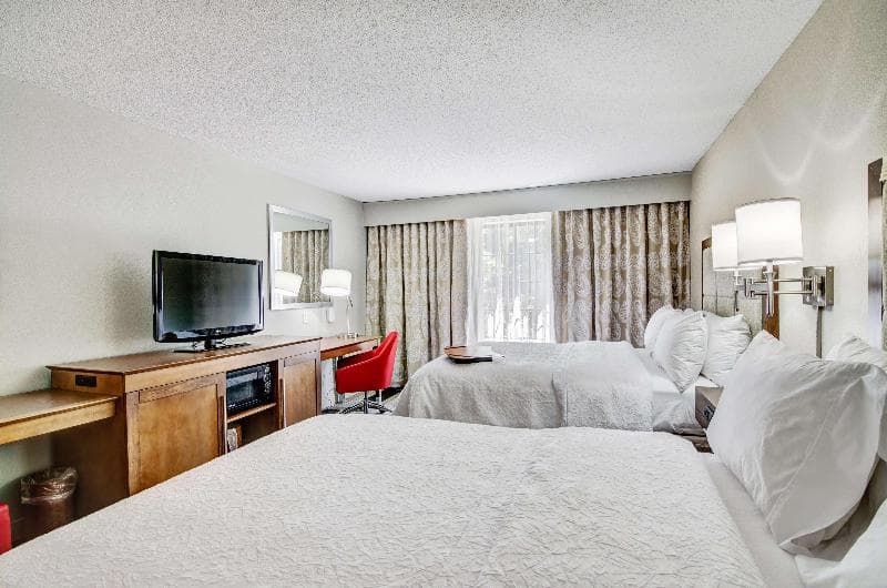 Hampton Inn Salem 3