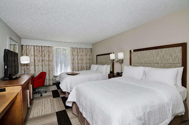 Hampton Inn Salem 4