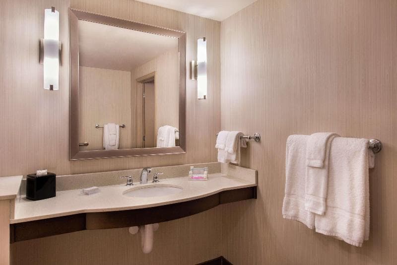 Hilton Garden Inn Bristol 4