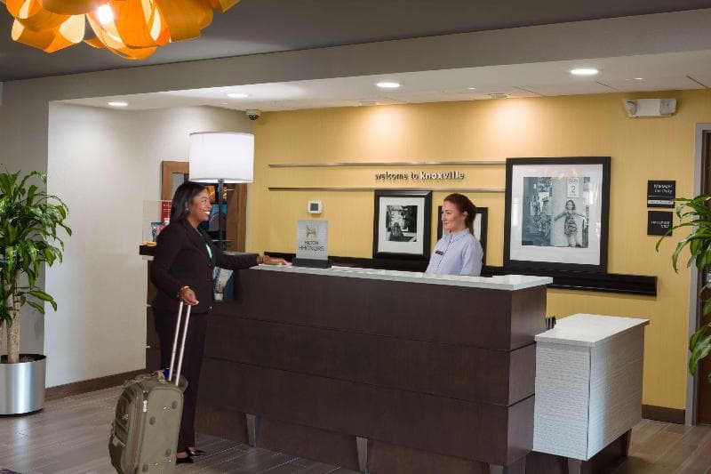 Hampton Inn & Suites Knoxville Papermill Drive 5