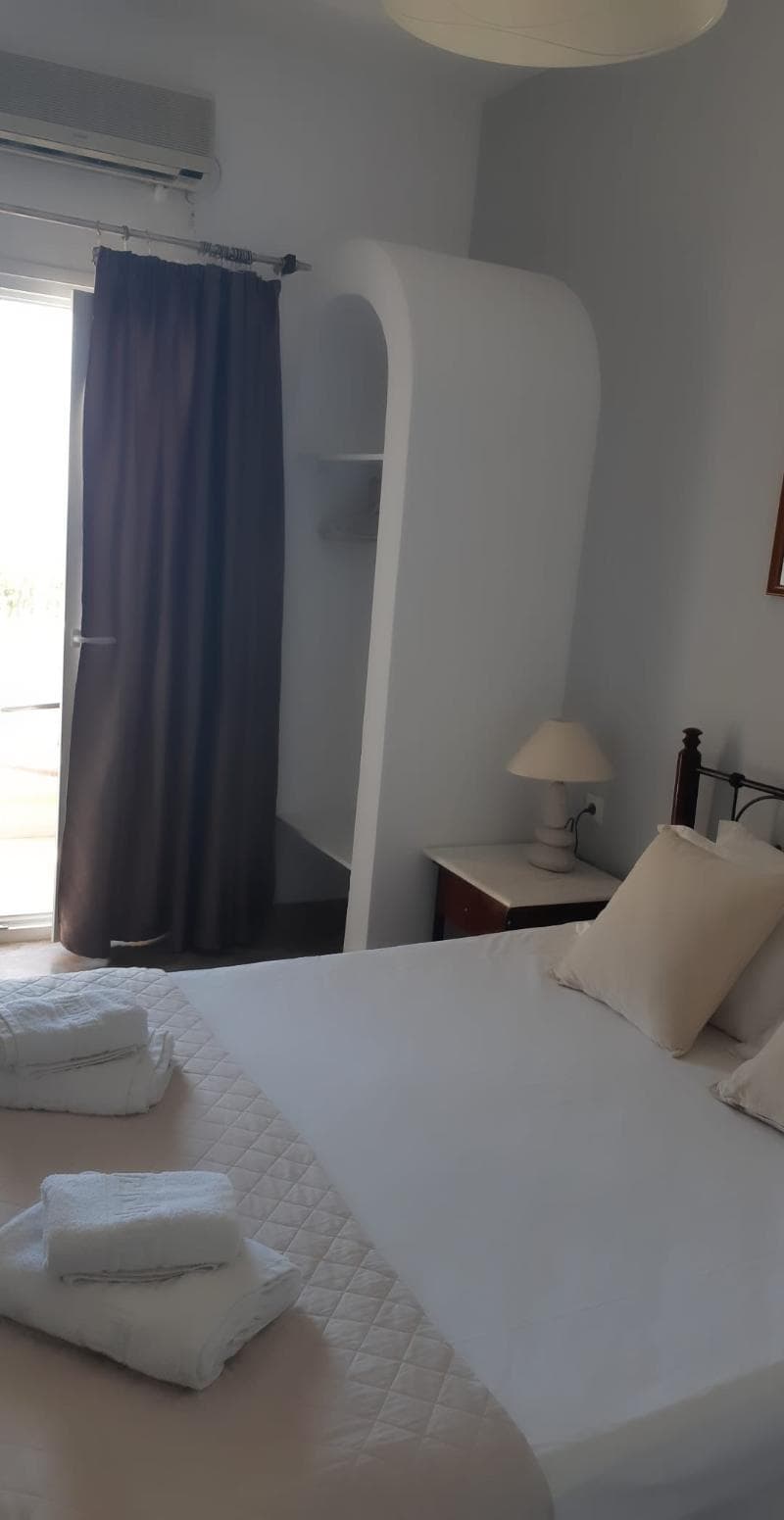 Emmanouela Studios & Villas 4