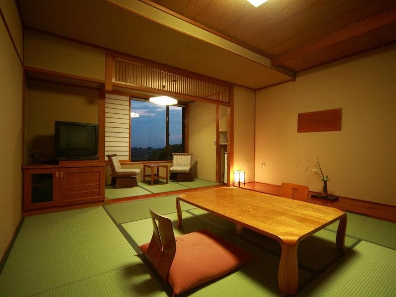 Taisenkaku main