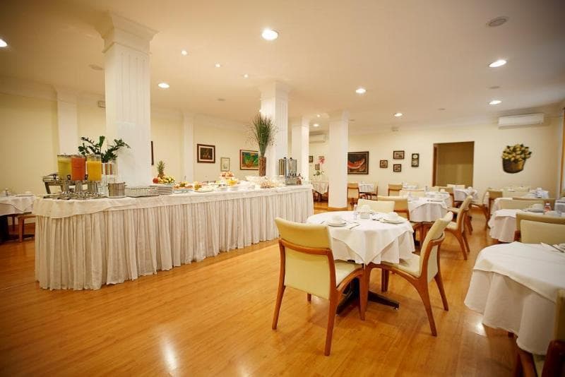Eston Hotel 3