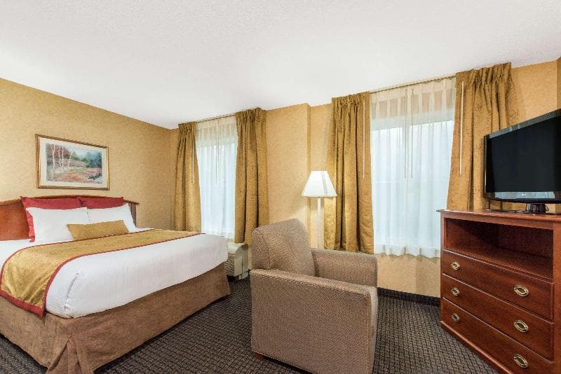 Hawthorn Suites by Wyndham Lancaster 5