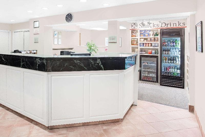 Hawthorn Suites by Wyndham Green Bay 5