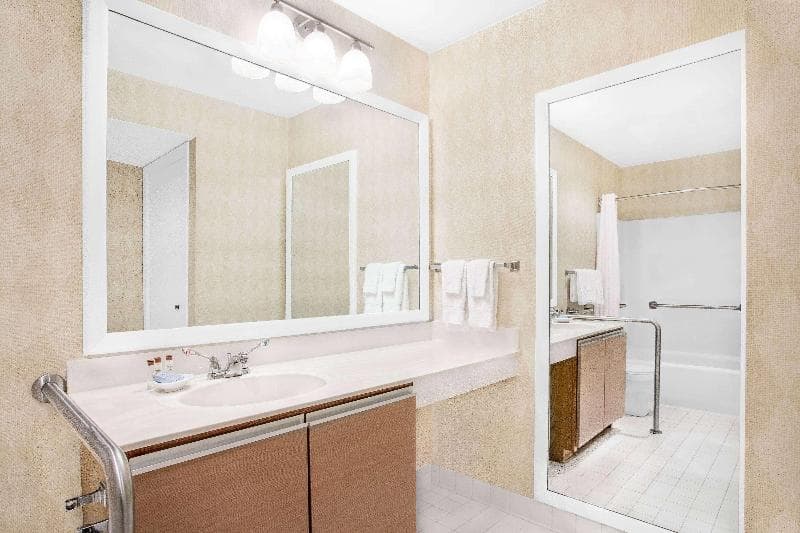 Hawthorn Suites by Wyndham Green Bay 4