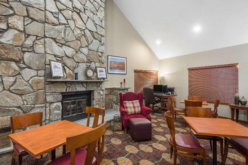 Best Western Fishkill Inn & Suites 4