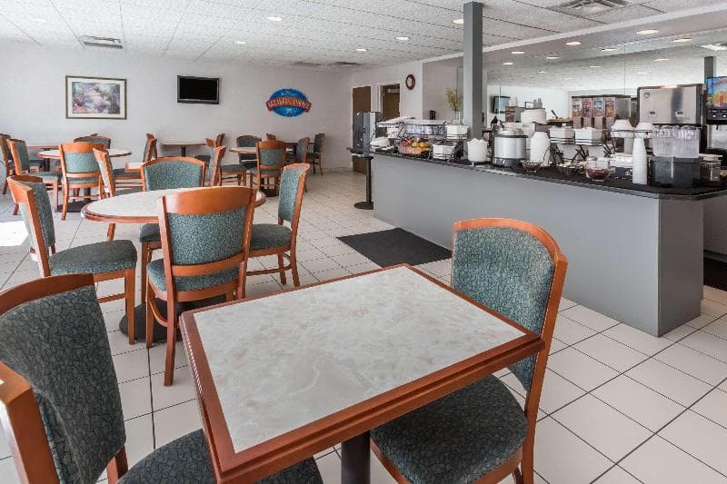 Baymont By Wyndham Des Moines Airport 5