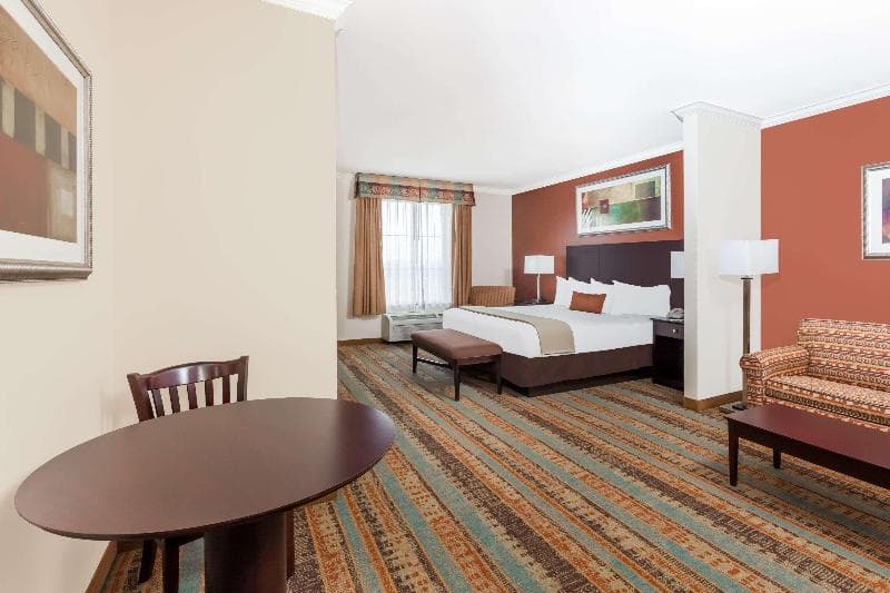 Baymont by Wyndham Henderson photo 1