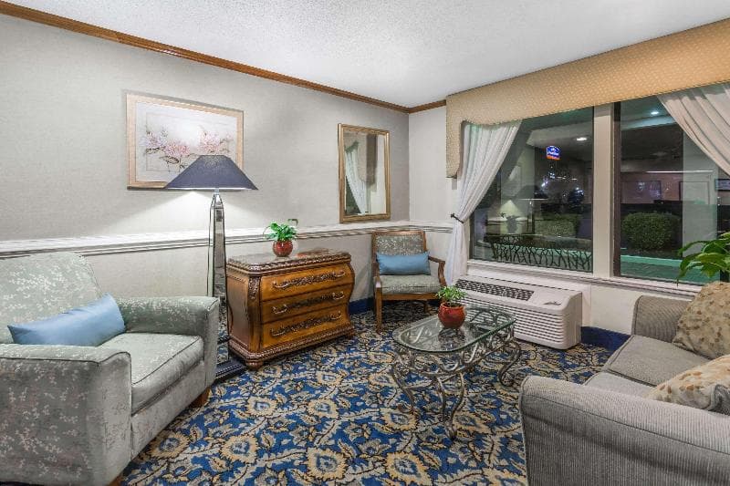 Baymont By Wyndham Greensboro/Coliseum 3