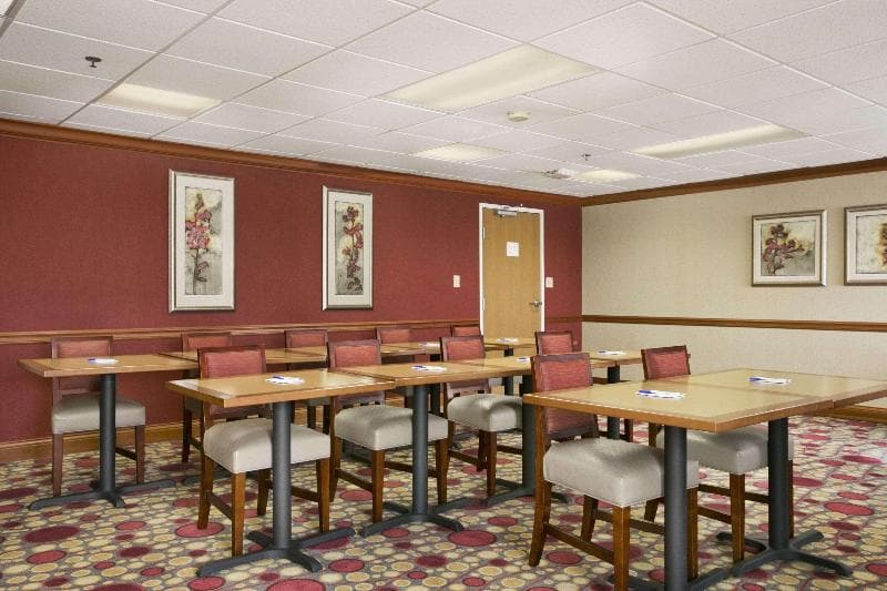 Baymont by Wyndham Evansville North/Haubstadt 2