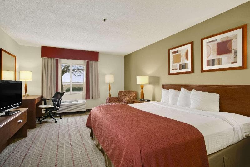 Baymont by Wyndham Evansville North/Haubstadt 5