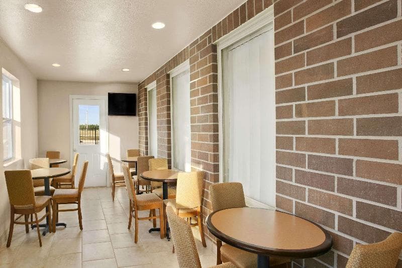 Baymont by Wyndham Jacksonville 3