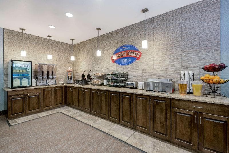 Baymont by Wyndham Minot 3