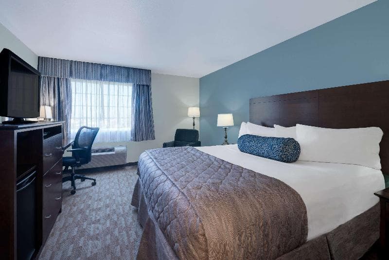 Baymont by Wyndham Minot 4