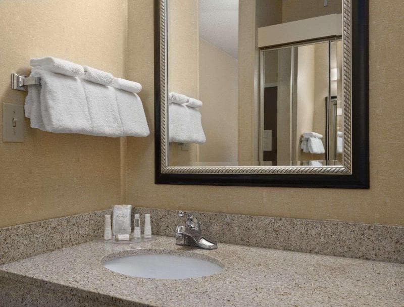 Baymont by Wyndham Columbia Northwest 4