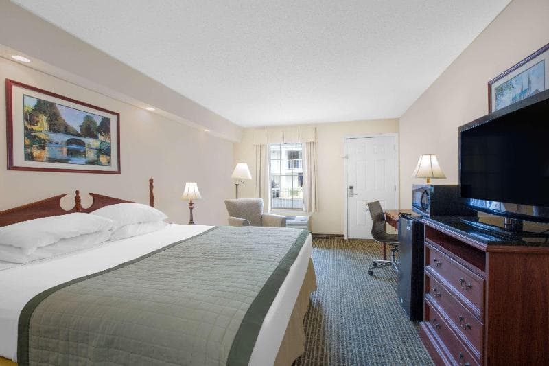 Baymont by Wyndham Tuscaloosa 4