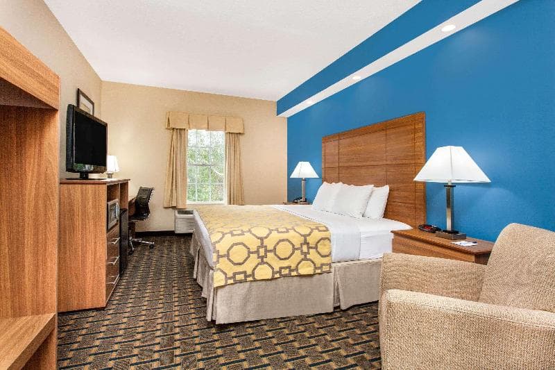 Baymont by Wyndham Jacksonville/Butler Boulevard 2