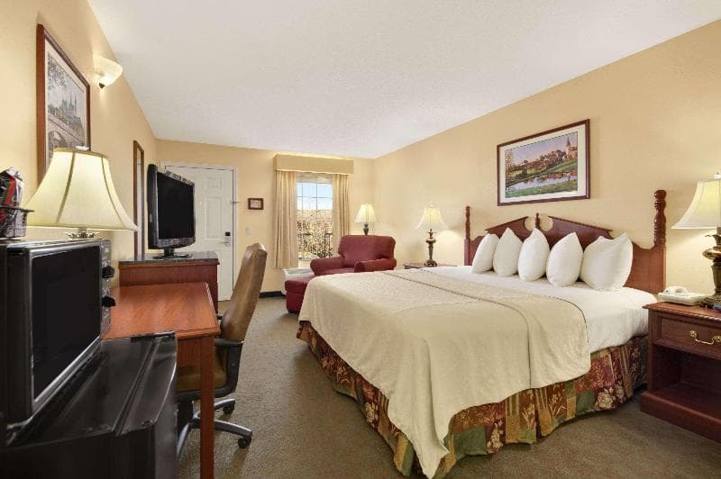 Baymont By Wyndham Warner Robins 4
