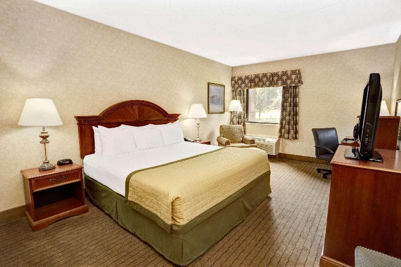 Baymont by Wyndham Indianapolis West 5