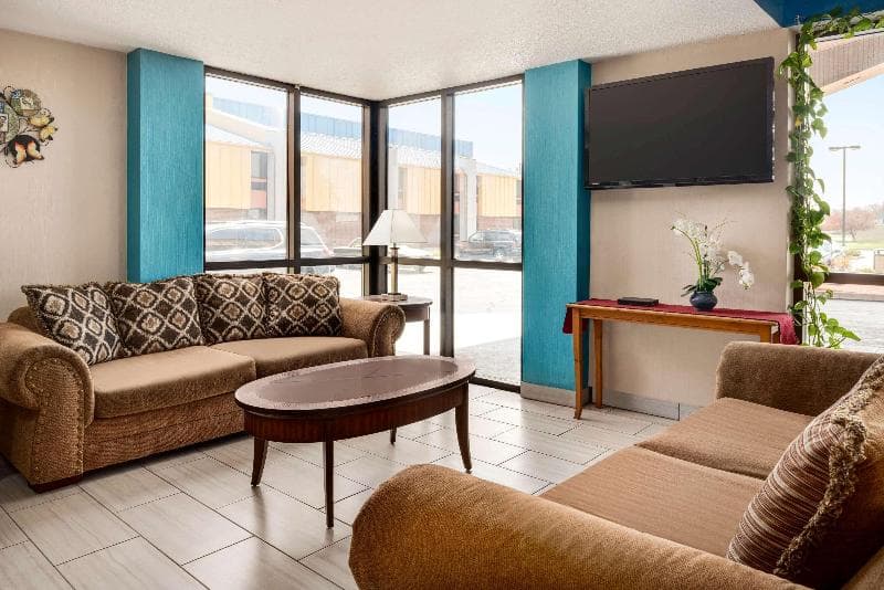 Baymont By Wyndham Muncie Near Ball State University 4