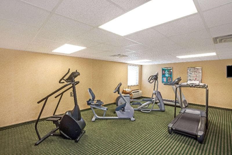 Baymont by Wyndham Louisville Airport South photo 1